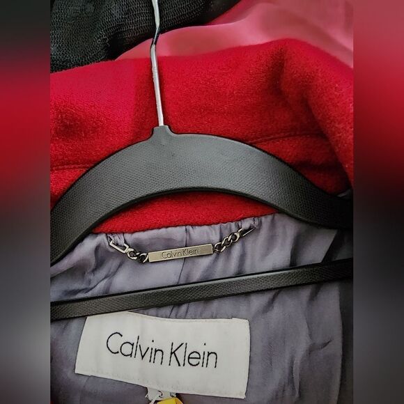 Calvin Klein - Picture 4 of 8